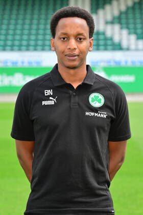 30.06.2022 - SpVgg Greuther Fürth ( Kleeblatt Spielvereinigung ) - 2. Fussball Bundesliga - Saison 2022 2023 - Fototermin Porträttermin Vorstellung Präsentation Pressetermin - - Benjamin Ngarambe (Physio SpVgg Greuther Fürth ) Einzelbild Einzelfoto Portrait Porträt Kopfbild