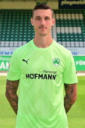 30.06.2022 - SpVgg Greuther Fürth ( Kleeblatt Spielvereinigung ) - 2. Fussball Bundesliga - Saison 2022 2023 - Fototermin Porträttermin Vorstellung Präsentation Pressetermin - - Andreas Linde (26, SpVgg Greuther Fürth ) Einzelbild Einzelfoto Portrait Porträt Kopfbild