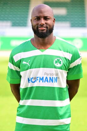 30.06.2022 - SpVgg Greuther Fürth ( Kleeblatt Spielvereinigung ) - 2. Fussball Bundesliga - Saison 2022 2023 - Fototermin Porträttermin Vorstellung Präsentation Pressetermin - - Jetro Willems (15, SpVgg Greuther Fürth ) Einzelbild Einzelfoto Portrait Porträt Kopfbild