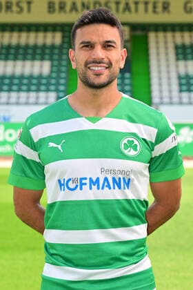 30.06.2022 - SpVgg Greuther Fürth ( Kleeblatt Spielvereinigung ) - 2. Fussball Bundesliga - Saison 2022 2023 - Fototermin Porträttermin Vorstellung Präsentation Pressetermin - - Oussama Haddadi (5, SpVgg Greuther Fürth ) Einzelbild Einzelfoto Portrait Porträt Kopfbild