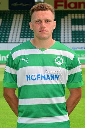 30.06.2022 - SpVgg Greuther Fürth ( Kleeblatt Spielvereinigung ) - 2. Fussball Bundesliga - Saison 2022 2023 - Fototermin Porträttermin Vorstellung Präsentation Pressetermin - - Oliver Fobassam Nawe (19, SpVgg Greuther Fürth ) Einzelbild Einzelfoto Portrait Porträt Kopfbild