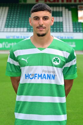 30.06.2022 - SpVgg Greuther Fürth ( Kleeblatt Spielvereinigung ) - 2. Fussball Bundesliga - Saison 2022 2023 - Fototermin Porträttermin Vorstellung Präsentation Pressetermin - - Oualid Mhamdi (3, SpVgg Greuther Fürth ) Einzelbild Einzelfoto Portrait Porträt Kopfbild
