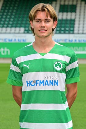 30.06.2022 - SpVgg Greuther Fürth ( Kleeblatt Spielvereinigung ) - 2. Fussball Bundesliga - Saison 2022 2023 - Fototermin Porträttermin Vorstellung Präsentation Pressetermin - - Devin Angleberger ( 31, SpVgg Greuther Fürth ) Einzelbild Einzelfoto Portrait Porträt Kopfbild