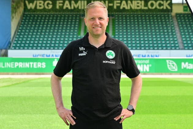 30.06.2022 - SpVgg Greuther Fürth ( Kleeblatt Spielvereinigung ) - 2. Fussball Bundesliga - Saison 2022 2023 - Fototermin Porträttermin Vorstellung Präsentation Pressetermin - - Marc Schneider (Trainer SpVgg Greuther Fürth ) Einzelbild Einzelfoto Portrait Porträt Kopfbild