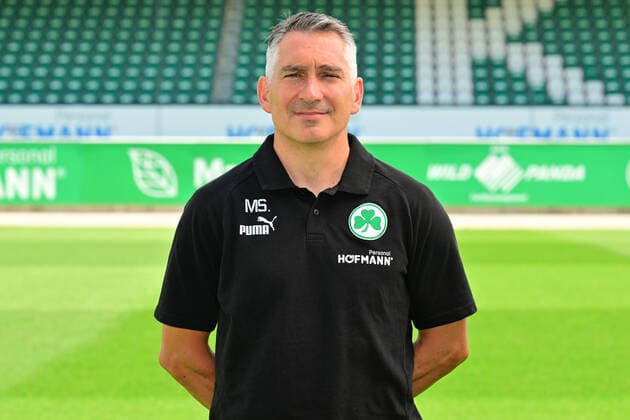 30.06.2022 - SpVgg Greuther Fürth ( Kleeblatt Spielvereinigung ) - 2. Fussball Bundesliga - Saison 2022 2023 - Fototermin Porträttermin Vorstellung Präsentation Pressetermin - - Michael Schleinkofer (Athletik-Trainer SpVgg Greuther Fürth ) Einzelbild Einzelfoto Portrait Porträt Kopfbild