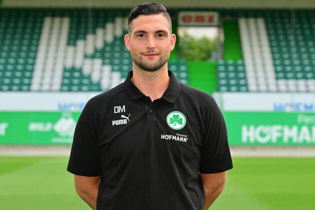 30.06.2022 - SpVgg Greuther Fürth ( Kleeblatt Spielvereinigung ) - 2. Fussball Bundesliga - Saison 2022 2023 - Fototermin Porträttermin Vorstellung Präsentation Pressetermin - - Demetrius Mahmoutes ( Physio SpVgg Greuther Fürth ) Einzelbild Einzelfoto Portrait Porträt Kopfbild