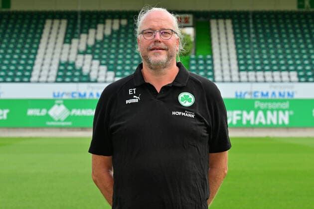 30.06.2022 - SpVgg Greuther Fürth ( Kleeblatt Spielvereinigung ) - 2. Fussball Bundesliga - Saison 2022 2023 - Fototermin Porträttermin Vorstellung Präsentation Pressetermin - - Dr. Ekkehardt Templer ( Mannschaftsarzt SpVgg Greuther Fürth ) Einzelbild Einzelfoto Portrait Porträt Kopfbild
