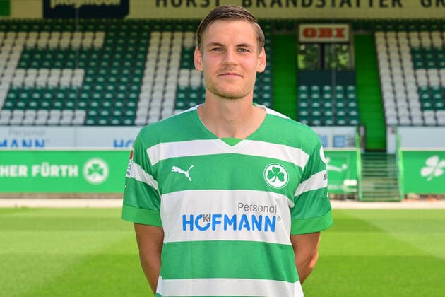 30.06.2022 - SpVgg Greuther Fürth ( Kleeblatt Spielvereinigung ) - 2. Fussball Bundesliga - Saison 2022 2023 - Fototermin Porträttermin Vorstellung Präsentation Pressetermin - - Max Christiansen (13, SpVgg Greuther Fürth ) Einzelbild Einzelfoto Portrait Porträt Kopfbild