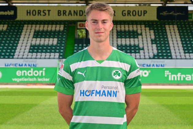 30.06.2022 - SpVgg Greuther Fürth ( Kleeblatt Spielvereinigung ) - 2. Fussball Bundesliga - Saison 2022 2023 - Fototermin Porträttermin Vorstellung Präsentation Pressetermin - - Gian Luca Gian-Luca Itter (27, SpVgg Greuther Fürth ) Einzelbild Einzelfoto Portrait Porträt Kopfbild