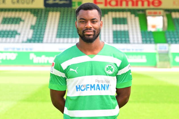 30.06.2022 - SpVgg Greuther Fürth ( Kleeblatt Spielvereinigung ) - 2. Fussball Bundesliga - Saison 2022 2023 - Fototermin Porträttermin Vorstellung Präsentation Pressetermin - - Afimico Pululu (9, SpVgg Greuther Fürth ) Einzelbild Einzelfoto Portrait Porträt Kopfbild