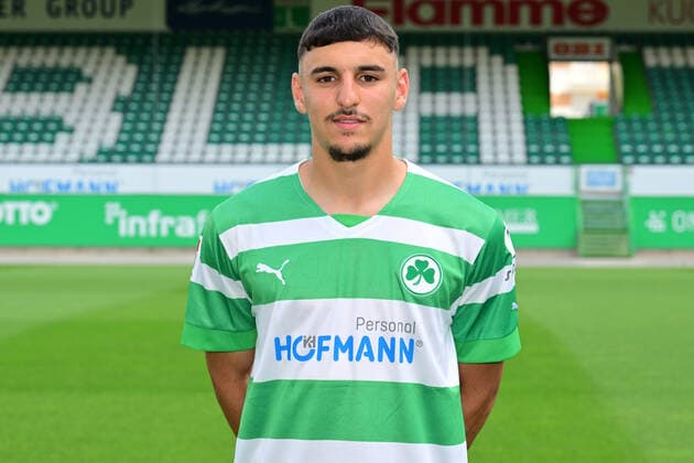 30.06.2022 - SpVgg Greuther Fürth ( Kleeblatt Spielvereinigung ) - 2. Fussball Bundesliga - Saison 2022 2023 - Fototermin Porträttermin Vorstellung Präsentation Pressetermin - - Oualid Mhamdi (3, SpVgg Greuther Fürth ) Einzelbild Einzelfoto Portrait Porträt Kopfbild