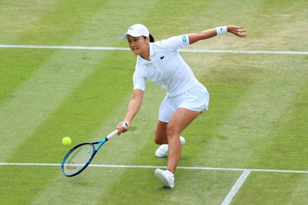 Tennis - Wimbledon (Day 6) 2nd July 2022 - Tennis - Wimbledon (Day 6) - Harmony Tan (FRA) in action against Katie Boulter (GBR) in their Ladies Singles 3rd Round match - Photo: Simon Stacpoole Offside. London UK Copyright: xSimonxStacpoolexOffside