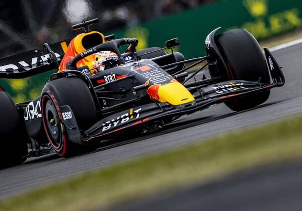 SILVERSTONE - Max Verstappen (Oracle Red Bull Racing) during the 3rd free practice session ahead of the F1 Grand Prix of Great Britain at Silverstone on July 2, 2022 in Silverstone, England. REMKO DE WAAL F1 Grand Prix of Great Britain - Practice 3 2022 xVIxANPxSportx xxANPxIVx