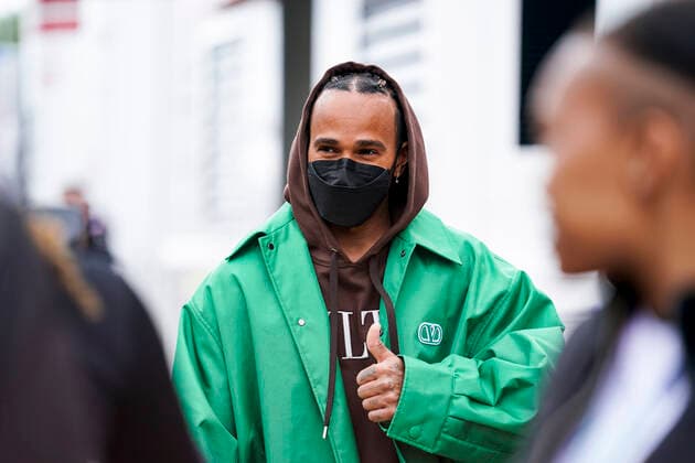 July 2, 2022, Towcester, Great Britain: LEWIS HAMILTON of Great Britain and Mercedes-AMG F1 Team arrives in the paddock ahead of the final practice session of the 2022 FIA Formula 1 British Grand Prix at Silverstone Circuit in Towcester, Great Britain. Towcester Great Britain - ZUMAg147 20220702_zap_g147_003 Copyright: xJamesxGasperottix
