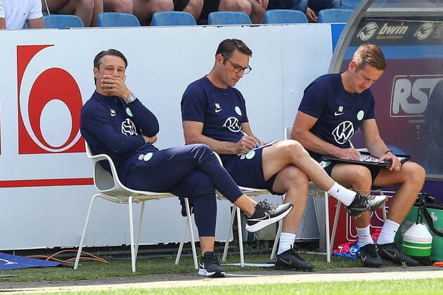 Sport Themen der Woche KW26 02.07.2022, xtgx, Fussball Volkswagen Cup, VfL Osnabrueck - VfL Wolfsburg emspor, v.l. Niko Kovac (Wolfsburg, Trainer) enttaeuscht, schaut enttaeuscht, niedergeschlagen, disappointed (DFL DFB REGULATIONS PROHIBIT ANY USE OF PHOTOGRAPHS as IMAGE SEQUENCES and or QUASI-VIDEO) Osnabrueck *** 02 07 2022, xtgx, football Volkswagen Cup, VfL Osnabrueck VfL Wolfsburg emspor, v l Niko Kovac Wolfsburg, coach disappointed, looks disappointed, disappointed DFL DFB REGULATES PROHIBIT ANY USE OF PHOTOGRAPHS AS IMAGE SEQUENCES AND OR QUASI VIDEO Osnabrueck