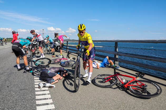 Belgian Yves Lampaert of Quick-Step Alpha Vinyl pictured after a fall during the second stage of the Tour de France cycling race, a 202,2 km race between Roskilde and Nyborg, Denmark, Saturday 02 July 2022. This year s Tour de France takes place from 01 to 24 July 2022 and starts with three stages in Denmark. POOLxETIENNExGARNIER  x36948994x