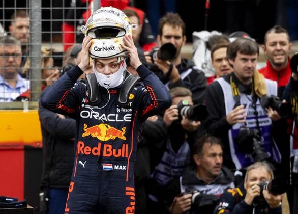 SILVERSTONE - Max Verstappen (Oracle Red Bull Racing) after qualifying ahead of the F1 Grand Prix of Great Britain at Silverstone on July 2, 2022 in Silverstone, England. REMKO DE WAAL F1 Grand Prix of Great Britain - Qualifying 2022 xVIxANPxSportx xxANPxIVx