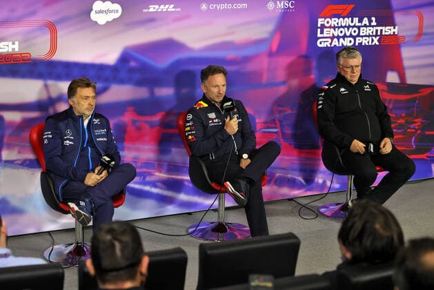 Jost Capito (DEU, Williams Racing), Christian Horner (GBR, Oracle Red Bull Racing), Otmar Szafnauer (ROU, BWT Alpine F1 Team), F1 Grand Prix of Great Britain at Silverstone Circuit on July 2, 2022 in Silverstone, United Kingdom. (Photo by DPPI via HOCH ZWEI) Silverstone United Kingdom