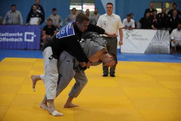02.07.2022 Offenbach 1. Judo-Bundesliga 2022 Männer 1. JC Samurai Offenbach gegen TV 1848Erlangen Leon Ehmig (Samurai) gegen Tim Himmelspach (TV 1848 Erlangen )