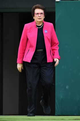 Tennis, Wimbledon, Feier zum 100-Jahr-Jubiläum des Centre Courts Mandatory Credit: Photo by James Veysey Shutterstock (13012856az) Billie Jean King Wimbledon Tennis Championships, Day 7, The All England Lawn Tennis and Croquet Club, London, UK - 03 Jul 2022 Wimbledon Tennis Championships, Day 7, The All England Lawn Tennis and Croquet Club, London, UK - 03 Jul 2022  Copyright: xJamesxVeysey Shutterstockx 13012856az