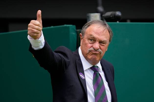 Mandatory Credit: Photo by Dave Shopland Shutterstock (13012855z) John Newcombe walks onto Centre Court as part of the centenary celebrations Wimbledon Tennis Championships, Day 7, The All England Lawn Tennis and Croquet Club, London, UK - 03 Jul 2022 Wimbledon Tennis Championships, Day 7, The All England Lawn Tennis and Croquet Club, London, UK - 03 Jul 2022  Copyright: xDavexShopland Shutterstockx 13012855z