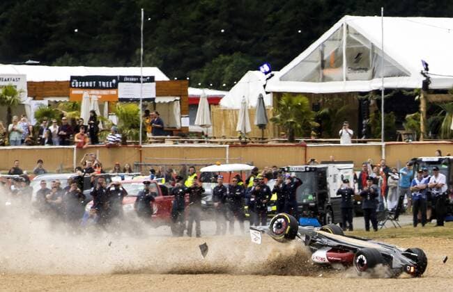 NORTHAMPTON - Guanyu Zhou (24) driving the Alfa Romeo C40 crashes during the F1 Grand Prix of Great Britain at Silverstone on July 3, 2022 in Northampton, England. REMKO DE WAAL F1 Grand Prix of Great Britain 2022 xVIxANPxSportx xxANPxIVx