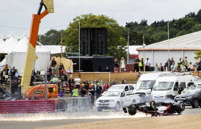 NORTHAMPTON - Guanyu Zhou (24) driving the Alfa Romeo C40 crashes during the F1 Grand Prix of Great Britain at Silverstone on July 3, 2022 in Northampton, England. REMKO DE WAAL F1 Grand Prix of Great Britain 2022 xVIxANPxSportx xxANPxIVx