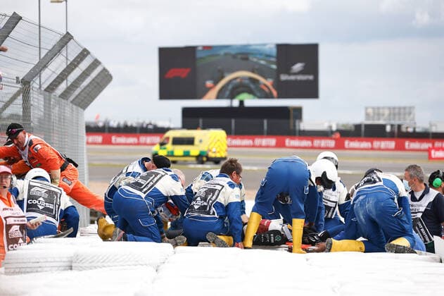 ZHOU Guanyu (chi), Alfa Romeo F1 Team ORLEN C42, portrait crash, accident, during the Formula 1 Lenovo British Grand Prix 2022, 10th round of the 2022 FIA Formula One World Championship, WM, Weltmeisterschaft on the Silverstone Circuit, from July 1 to 3, 2022 in Silverstone, United Kingdom - F1 - BRITISH GRAND PRIX 2022 - RACE DPPI Panoramic _R5_7522