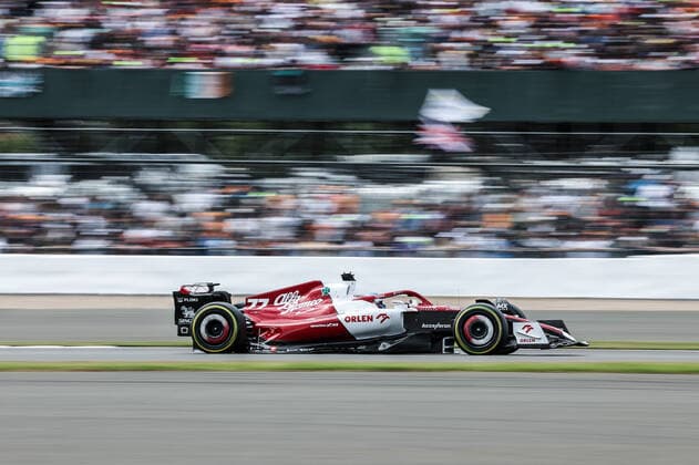 77 BOTTAS Valtteri (fin), Alfa Romeo F1 Team ORLEN C42, action during the Formula 1 Lenovo British Grand Prix 2022, 10th round of the 2022 FIA Formula One World Championship, WM, Weltmeisterschaft on the Silverstone Circuit, from July 1 to 3, 2022 in Silverstone, United Kingdom - F1 - BRITISH GRAND PRIX 2022 - RACE DPPI Panoramic  G00D8219