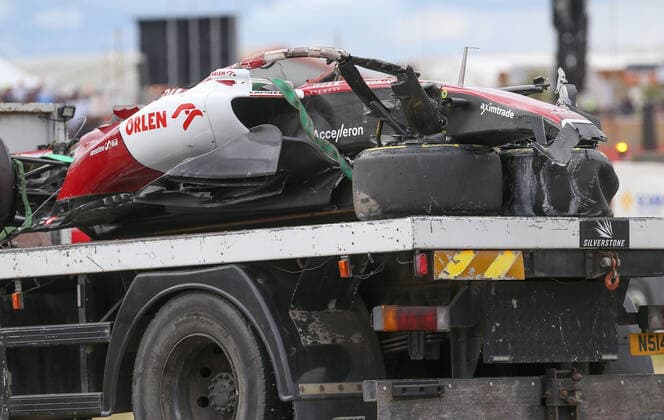 FORMULA 1 LENOVO BRITISH GRAND PRIX 3 July 2022, Guanyu Zhou 24 (CHI), Alfa Romeo C42 CAR CRASH towed during the FORMULA 1 LENOVO BRITISH GRAND PRIX at Silverstone Circuit, Silverstone, United Kingdom on 3 July 2022 Editorial Use Only Copyright: xPhilxDuncanx ESM-0553-0064