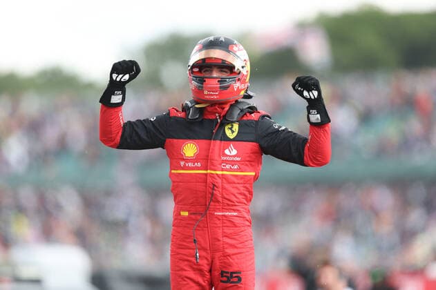 SAINZ Carlos (spa), Scuderia Ferrari F1-75, portrait celebrates his victory during the Formula 1 Lenovo British Grand Prix 2022, 10th round of the 2022 FIA Formula One World Championship, WM, Weltmeisterschaft on the Silverstone Circuit, from July 1 to 3, 2022 in Silverstone, United Kingdom - F1 - BRITISH GRAND PRIX 2022 - RACE DPPI Panoramic  GOOD1145