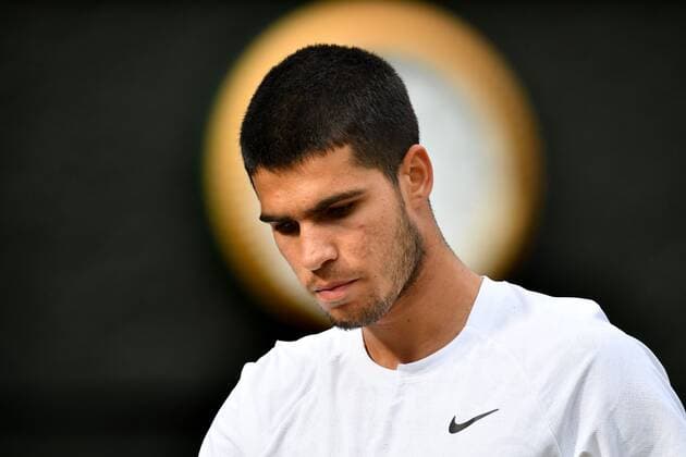 Sport Themen der Woche KW26 Sport Bilder des Tages Mandatory Credit: Photo by James Veysey Shutterstock (13012856ev) Carlos Alcaraz during his fourth round match Wimbledon Tennis Championships, Day 7, The All England Lawn Tennis and Croquet Club, London, UK - 03 Jul 2022 Wimbledon Tennis Championships, Day 7, The All England Lawn Tennis and Croquet Club, London, UK - 03 Jul 2022  Copyright: xJamesxVeysey Shutterstockx 13012856ev