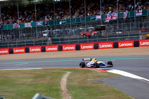 5 Sebastian Vettel (DEU, Aston Martin Aramco Cognizant F1 Team) drives the 1992 Williams FW14 of Nigel Mansell, F1 Grand Prix of Great Britain at Silverstone Circuit on July 3, 2022 in Silverstone, United Kingdom. (Photo by HOCH ZWEI) Silverstone United Kingdom