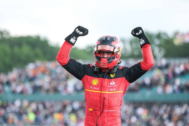 Rennsieger Carlos Sainz Junior (ESP, Scuderia Ferrari 55) jubelt nach dem Rennen, Großer Preis von Großbritannien, Silverstone, Motorsport, Formel 1, Großer Preis von Großbritannien, Silverstone, Motorsport, Formel 1 Towcester Copyright: xEibner-Pressefotox EP_MKB