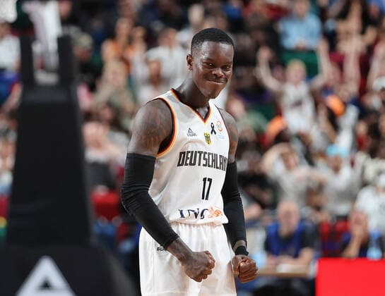 Dennis Schroeder (GER) ballt die Faeuste nach dem Sieg