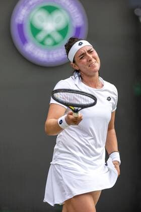 Mandatory Credit: Photo by Ella Ling Shutterstock (13012853gy) Ons Jabeur during her fourth round match Wimbledon Tennis Championships, Day 7, The All England Lawn Tennis and Croquet Club, London, UK - 03 Jul 2022 Wimbledon Tennis Championships, Day 7, The All England Lawn Tennis and Croquet Club, London, UK - 03 Jul 2022  Copyright: xEllaxLing Shutterstockx 13012853gy