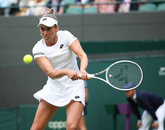 TENNIS - Wimbledon 2022 LONDON,ENGLAND,03.JUL.22 - TENNIS - WTA, Tennis Damen Tour, Wimbledon, Grand Slam. Image shows Elise Mertens (BEL).  GEPAxpictures xAlanxGrieves