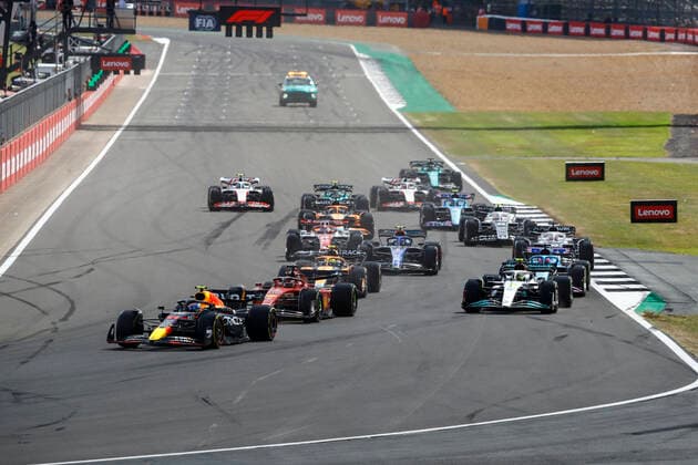 Re-start, 11 Sergio Perez (MEX, Oracle Red Bull Racing), 16 Charles Leclerc (MCO, Scuderia Ferrari), 44 Lewis Hamilton (GBR, Mercedes-AMG Petronas F1 Team), F1 Grand Prix of Great Britain at Silverstone Circuit on July 3, 2022 in Silverstone, United Kingdom. (Photo by HOCH ZWEI) Silverstone United Kingdom