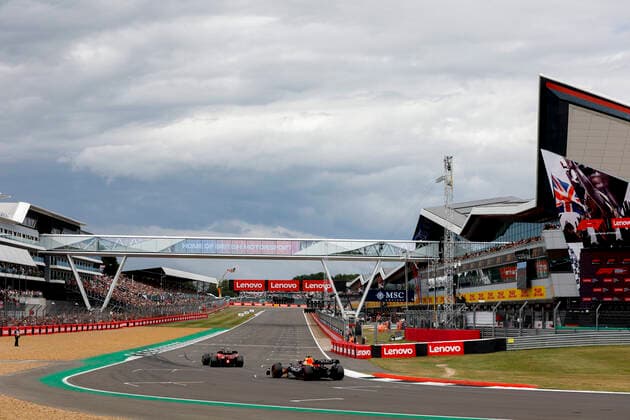55 Carlos Sainz (ESP, Scuderia Ferrari), 1 Max Verstappen (NLD, Oracle Red Bull Racing), F1 Grand Prix of Great Britain at Silverstone Circuit on July 3, 2022 in Silverstone, United Kingdom. (Photo by HOCH ZWEI) Silverstone United Kingdom