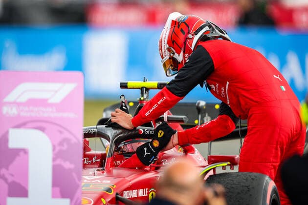 SAINZ Carlos (spa), Scuderia Ferrari F1-75, celebrating victory with LECLERC Charles (mco), Scuderia Ferrari F1-75, during the Formula 1 Lenovo British Grand Prix 2022, 10th round of the 2022 FIA Formula One World Championship, WM, Weltmeisterschaft on the Silverstone Circuit, from July 1 to 3, 2022 in Silverstone, United Kingdom - F1 - BRITISH GRAND PRIX 2022 - RACE DPPI Panoramic 20220703_GOOD1056