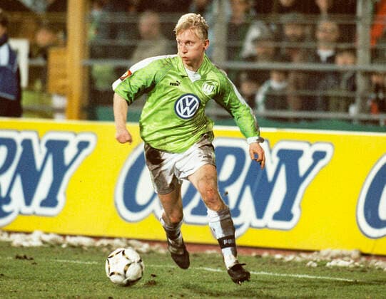 Aus 1. BL. Saison 1997 98 VfL Wolfsburg - 1.FC Köln 1:1 am 08.02.1998. Im Foto: WOB Spieler Roy Praeger *** From 1 BL season 1997 98 VfL Wolfsburg 1 FC Köln 1 1 on 08 02 1998 In photo WOB player Roy Praeger