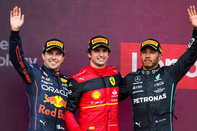 11 Sergio Perez (MEX, Oracle Red Bull Racing), 55 Carlos Sainz (ESP, Scuderia Ferrari), 44 Lewis Hamilton (GBR, Mercedes-AMG Petronas F1 Team), F1 Grand Prix of Great Britain at Silverstone Circuit on July 3, 2022 in Silverstone, United Kingdom. (Photo by HOCH ZWEI) Silverstone United Kingdom