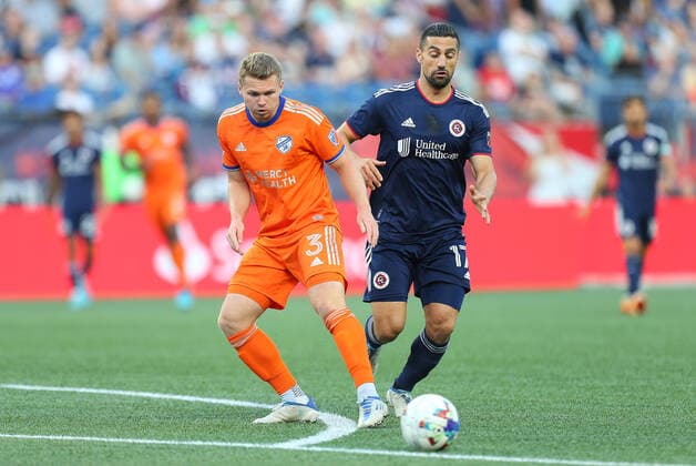 July 3, 2022; Foxborough, MA, USA; FC Cincinnati defender John Nelson (3) and New England Revolution midfielder Sebastian Lletget (17) in action during an MLS, Fussball Herren, USA match between FC Cincinnati and New England Revolution at Gillette Stadium. CSM Foxborough United States - ZUMAc04_ 20220703_zaf_c04_079 Copyright: xAnthonyxNesmithx