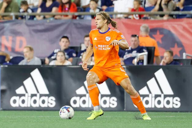 FOXBOROUGH, MA - JULY 03: FC Cincinnati center back Nick Hagglund (4) during a match between the New England Revolution and FC Cincinnati on July 3, 2022, at Gillette Stadium in Foxborough, Massachusetts. (Photo by Fred Kfoury III Icon Sportswire) SOCCER: JUL 03 MLS, Fussball Herren, USA - FC Cincinnati at New England Revolution 441055