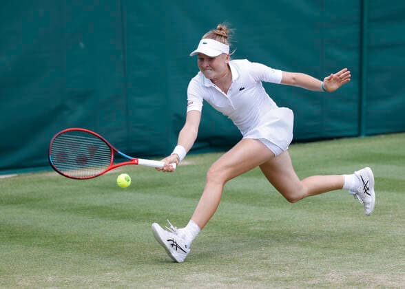 Celine Naef, Maedchen Einzel GS Tennis - Wimbledon 2022 - Grand Slam ITF ATP, Tennis Herren WTA, Tennis Damen - AELTC - London - - Great Britain - 4 July 2022. Copyright: xJuergenxHasenkopfx