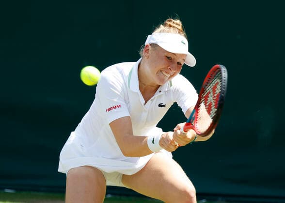 Celine Naef, Maedchen Einzel GS Tennis - Wimbledon 2022 - Grand Slam ITF ATP, Tennis Herren WTA, Tennis Damen - AELTC - London - - Great Britain - 4 July 2022. Copyright: xJuergenxHasenkopfx