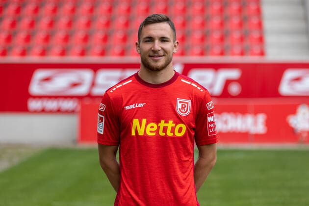 Oscar Schönfelder; SSV Jahn Regensburg; 2.BL, Porträttermin 2022 2023
