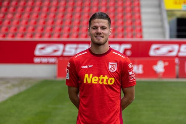 Jan Elvedi; SSV Jahn Regensburg; 2.BL, Porträttermin 2022 2023