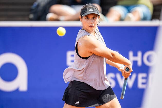 220704 Beatrice Gumulya, Indonesien, under dag 1 av WTA, Tennis Damen Nordea Open den 4 juli 2022 i Bastad. Copyright: CHRISTOFFERxBORGxMATTISSON BB220704CB116