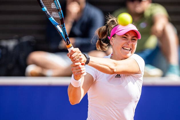 220704 Rebecca Peterson, Sverige, under dag 1 av WTA, Tennis Damen Nordea Open den 4 juli 2022 i Bastad. Copyright: CHRISTOFFERxBORGxMATTISSON BB220704CB144